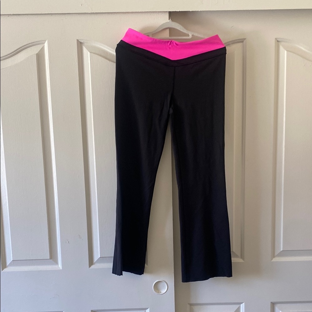 VICTORIA’S SECRET Black Yoga Pants with Pink Waistband